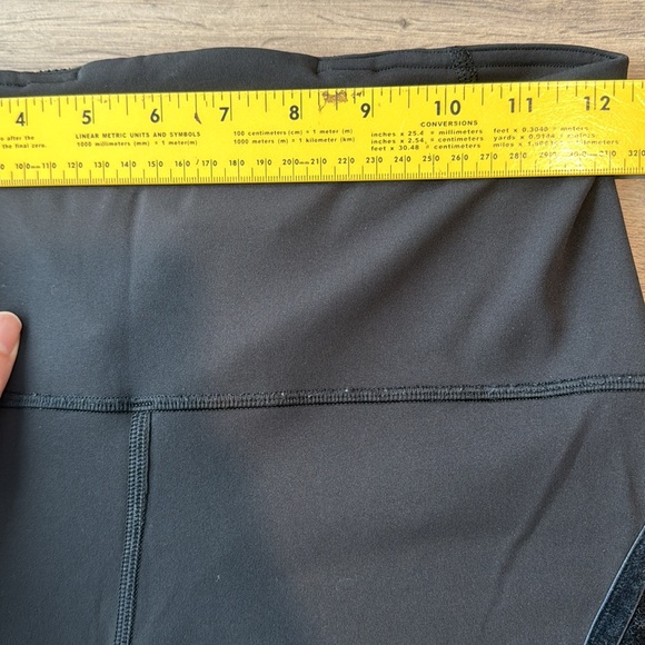 Lululemon Lululemon Wunder Under High-Rise Tight Flocked 28" in Sz 6 - Picture 13 of 16